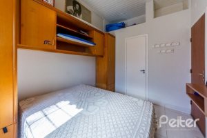 Casa em Condomínio à venda com 178m², 4 dormitórios, 2 suítes, 4 vagas, no bairro Ipanema em Porto Alegre