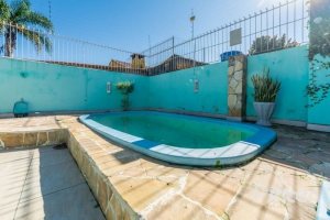 Casa em Condomínio à venda com 178m², 4 dormitórios, 2 suítes, 4 vagas, no bairro Ipanema em Porto Alegre
