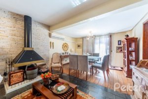 Casa em Condomínio à venda com 178m², 4 dormitórios, 2 suítes, 4 vagas, no bairro Ipanema em Porto Alegre