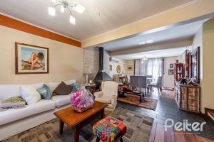 Casa em Condomínio à venda com 178m², 4 dormitórios, 2 suítes, 4 vagas, no bairro Ipanema em Porto Alegre