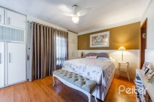 Casa em Condomínio à venda com 178m², 4 dormitórios, 2 suítes, 4 vagas, no bairro Ipanema em Porto Alegre