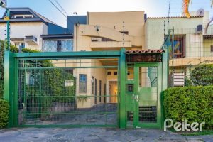 Casa em Condomínio à venda com 178m², 4 dormitórios, 2 suítes, 4 vagas, no bairro Ipanema em Porto Alegre