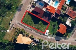 Terreno à venda, no bairro Guarujá em Porto Alegre