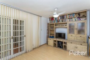 Casa em Condomínio à venda com 290m², 4 dormitórios, 2 suítes, 2 vagas, no bairro Ipanema em Porto Alegre