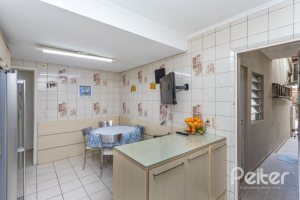 Casa em Condomínio à venda com 290m², 4 dormitórios, 2 suítes, 2 vagas, no bairro Ipanema em Porto Alegre