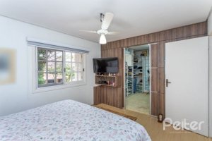 Casa em Condomínio à venda com 290m², 4 dormitórios, 2 suítes, 2 vagas, no bairro Ipanema em Porto Alegre