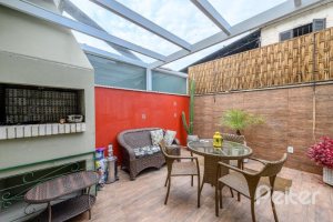 Casa em Condomínio à venda com 190m², 3 dormitórios, 1 suíte, 2 vagas, no bairro Tristeza em Porto Alegre