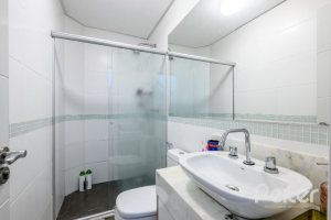 Casa em Condomínio à venda com 190m², 3 dormitórios, 1 suíte, 2 vagas, no bairro Tristeza em Porto Alegre