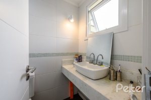 Casa em Condomínio à venda com 190m², 3 dormitórios, 1 suíte, 2 vagas, no bairro Tristeza em Porto Alegre