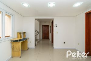 Casa à venda com 262m², 3 dormitórios, 1 suíte, 2 vagas, no bairro Jardim Isabel em Porto Alegre