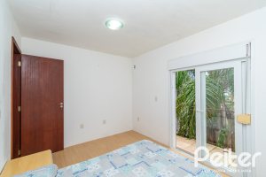 Casa à venda com 262m², 3 dormitórios, 1 suíte, 2 vagas, no bairro Jardim Isabel em Porto Alegre