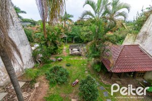 Casa à venda com 262m², 3 dormitórios, 1 suíte, 2 vagas, no bairro Jardim Isabel em Porto Alegre