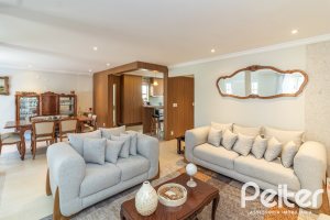 Casa à venda com 380m², 4 dormitórios, 4 suítes, 3 vagas, no bairro Vila Assunção em Porto Alegre