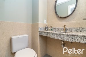 Casa à venda com 380m², 4 dormitórios, 4 suítes, 3 vagas, no bairro Vila Assunção em Porto Alegre