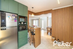 Casa à venda com 380m², 4 dormitórios, 4 suítes, 3 vagas, no bairro Vila Assunção em Porto Alegre