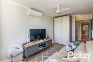 Casa à venda com 380m², 4 dormitórios, 4 suítes, 3 vagas, no bairro Vila Assunção em Porto Alegre