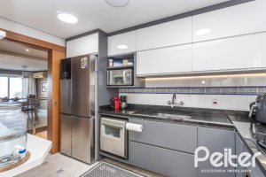 Casa em Condomínio à venda com 186m², 3 dormitórios, 1 suíte, 2 vagas, no bairro Sétimo Céu em Porto Alegre