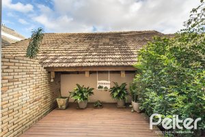 Casa em Condomínio à venda com 186m², 3 dormitórios, 1 suíte, 2 vagas, no bairro Sétimo Céu em Porto Alegre