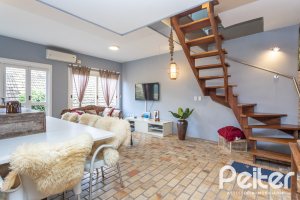Casa em Condomínio à venda com 186m², 3 dormitórios, 1 suíte, 2 vagas, no bairro Sétimo Céu em Porto Alegre