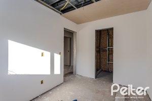 Casa em Condomínio à venda com 237m², 4 dormitórios, 4 suítes, 3 vagas, no bairro Vila Assunção em Porto Alegre