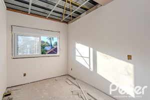 Casa em Condomínio à venda com 237m², 4 dormitórios, 4 suítes, 3 vagas, no bairro Vila Assunção em Porto Alegre