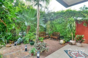 Casa à venda com 157m², 3 dormitórios, 1 suíte, 3 vagas, no bairro Guaruja em Porto Alegre
