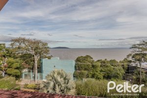 Casa à venda com 450m², 4 dormitórios, 3 suítes, 5 vagas, no bairro Vila Conceição em Porto Alegre