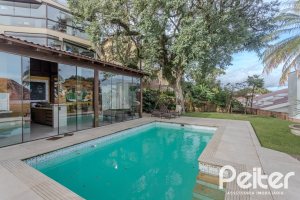 Casa à venda com 450m², 4 dormitórios, 3 suítes, 5 vagas, no bairro Vila Conceição em Porto Alegre