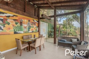 Casa à venda com 450m², 4 dormitórios, 3 suítes, 5 vagas, no bairro Vila Conceição em Porto Alegre