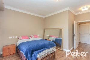 Casa à venda com 450m², 4 dormitórios, 3 suítes, 5 vagas, no bairro Vila Conceição em Porto Alegre