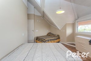 Casa à venda com 450m², 4 dormitórios, 3 suítes, 5 vagas, no bairro Vila Conceição em Porto Alegre