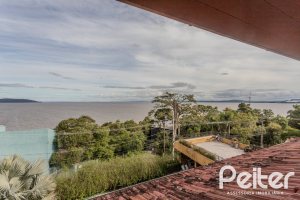 Casa à venda com 450m², 4 dormitórios, 3 suítes, 5 vagas, no bairro Vila Conceição em Porto Alegre