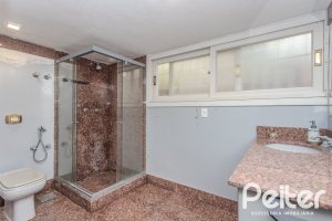 Casa à venda com 450m², 4 dormitórios, 3 suítes, 5 vagas, no bairro Vila Conceição em Porto Alegre