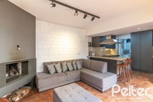 Casa em Condomínio à venda com 176m², 3 dormitórios, 1 suíte, 2 vagas, no bairro Ipanema em Porto Alegre