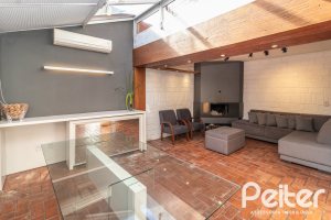 Casa em Condomínio à venda com 176m², 3 dormitórios, 1 suíte, 2 vagas, no bairro Ipanema em Porto Alegre