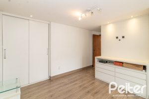 Casa em Condomínio à venda com 176m², 3 dormitórios, 1 suíte, 2 vagas, no bairro Ipanema em Porto Alegre