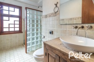 Casa em Condomínio à venda com 176m², 3 dormitórios, 1 suíte, 2 vagas, no bairro Ipanema em Porto Alegre