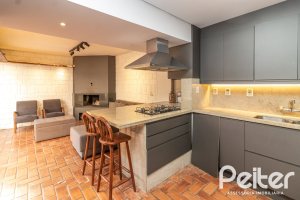 Casa em Condomínio à venda com 176m², 3 dormitórios, 1 suíte, 2 vagas, no bairro Ipanema em Porto Alegre