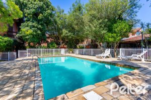 Casa em Condomínio à venda com 176m², 3 dormitórios, 1 suíte, 2 vagas, no bairro Ipanema em Porto Alegre