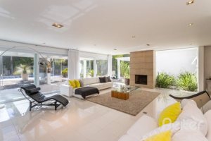 Casa em Condomínio à venda com 253m², 3 dormitórios, 1 suíte, 2 vagas, no bairro Terra Ville em PORTO ALEGRE