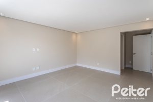 Casa em Condomínio à venda com 387m², 4 dormitórios, 4 suítes, 5 vagas, no bairro Alphaville em PORTO ALEGRE