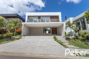 Casa em Condomínio à venda com 387m², 4 dormitórios, 4 suítes, 5 vagas, no bairro Alphaville em PORTO ALEGRE