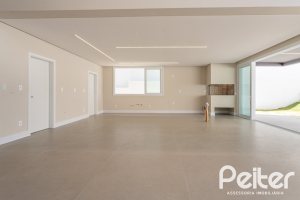 Casa em Condomínio à venda com 387m², 4 dormitórios, 4 suítes, 5 vagas, no bairro Alphaville em PORTO ALEGRE