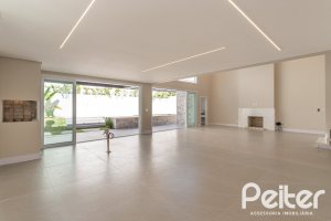 Casa em Condomínio à venda com 387m², 4 dormitórios, 4 suítes, 5 vagas, no bairro Alphaville em PORTO ALEGRE