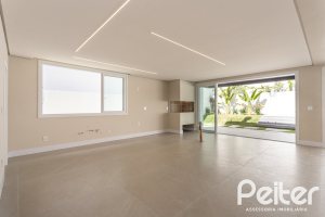 Casa em Condomínio à venda com 387m², 4 dormitórios, 4 suítes, 5 vagas, no bairro Alphaville em PORTO ALEGRE