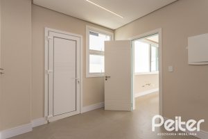 Casa em Condomínio à venda com 387m², 4 dormitórios, 4 suítes, 5 vagas, no bairro Alphaville em PORTO ALEGRE