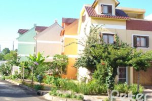 Casa à venda com 150m², 3 dormitórios, 1 suíte, 2 vagas, no bairro Guarujá em Porto Alegre