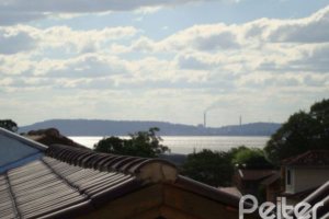 Casa à venda com 150m², 3 dormitórios, 1 suíte, 2 vagas, no bairro Guarujá em Porto Alegre