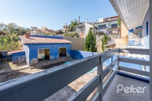 Casa à venda com 142m², 3 dormitórios, 1 suíte, 2 vagas, no bairro Ipanema em Porto Alegre