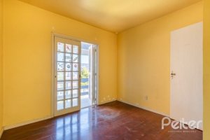 Casa à venda com 142m², 3 dormitórios, 1 suíte, 2 vagas, no bairro Ipanema em Porto Alegre